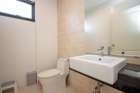 Casa de 3 dormitorios en Chiang Mai, Tailandia № 121729 - foto 8