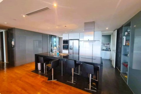 Condo in Bangkok, Thailand, 3 bedrooms № 181013
