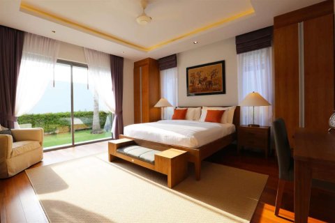 Casa de 3 dormitorios en Phuket, Tailandia № 180986 - foto 7