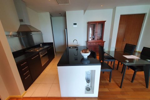 Condominio de 2 dormitorios en Khlong Toei, Bangkok, Tailandia № 164475 - foto 3