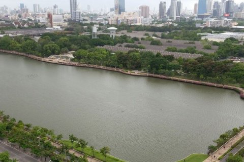 Condominio de 2 dormitorios en Khlong Toei, Bangkok, Tailandia № 164475 - foto 11