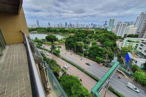 Condominio de 2 dormitorios en Khlong Toei, Bangkok, Tailandia № 164475 - foto 10