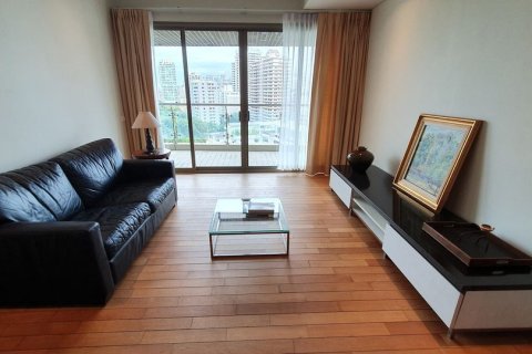 Condominio de 2 dormitorios en Khlong Toei, Bangkok, Tailandia № 164475 - foto 7