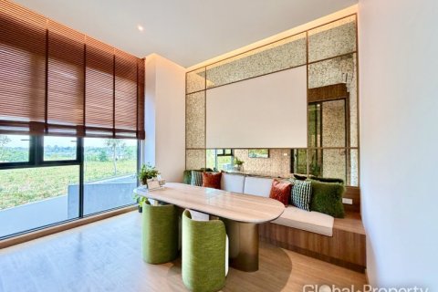 Casa de 4 dormitorios en Pattaya, Tailandia № 151046 - foto 7