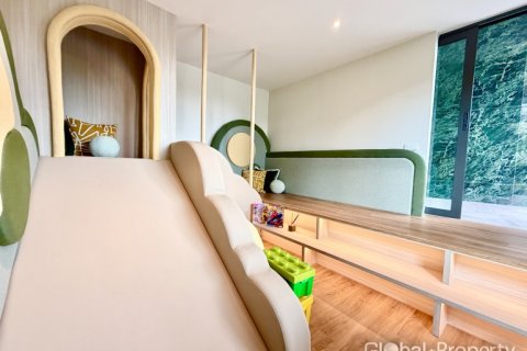 Casa de 4 dormitorios en Pattaya, Tailandia № 151046 - foto 12