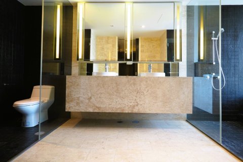 Condominio de 3 dormitorios en Bangkok, Tailandia № 181049 - foto 10