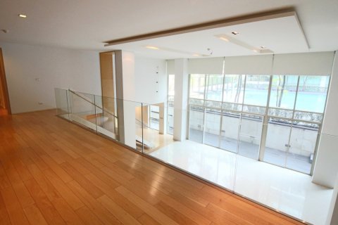 Condominio de 4 dormitorios en Bangkok, Tailandia № 181046 - foto 9
