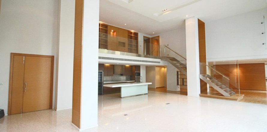 Condominio de 4 dormitorios en Bangkok, Tailandia № 181046