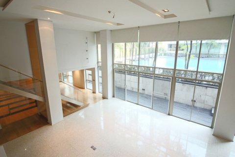 Condominio de 4 dormitorios en Bangkok, Tailandia № 181046 - foto 7