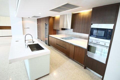 Condominio de 4 dormitorios en Bangkok, Tailandia № 181046 - foto 4