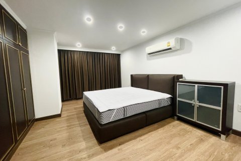 Condominio de 3 dormitorios en Bangkok, Tailandia № 65927 - foto 9