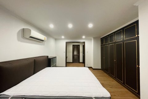 Condominio de 3 dormitorios en Bangkok, Tailandia № 65927 - foto 10