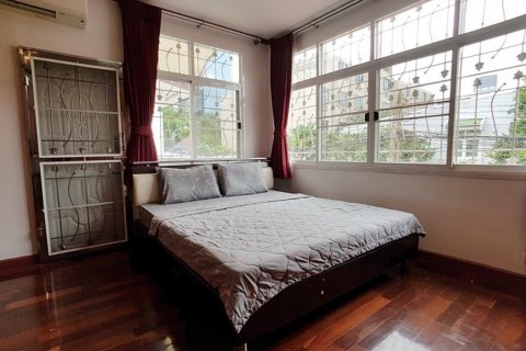 Haus in Bangkok, Thailand 5 Schlafzimmer № 65922 - Foto 8