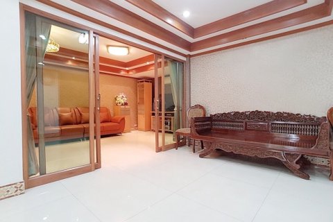 Haus in Bangkok, Thailand 5 Schlafzimmer № 65922 - Foto 4