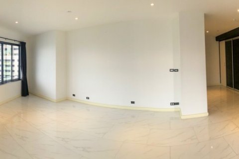 Condominio de 3 dormitorios en Bangkok, Tailandia № 65898 - foto 8