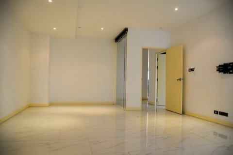 Condominio de 3 dormitorios en Bangkok, Tailandia № 65898 - foto 14