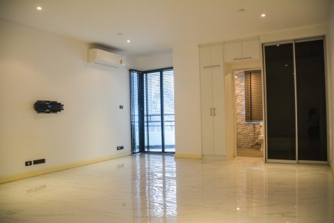 Condominio de 3 dormitorios en Bangkok, Tailandia № 65898 - foto 13