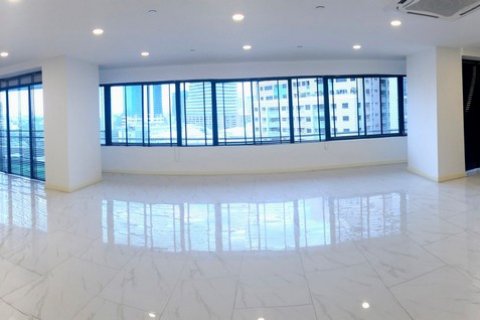 Condominio de 3 dormitorios en Bangkok, Tailandia № 65898 - foto 2
