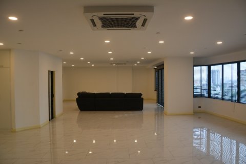 Condominio de 3 dormitorios en Bangkok, Tailandia № 65898 - foto 4