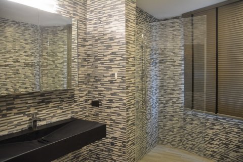Condominio de 3 dormitorios en Bangkok, Tailandia № 65898 - foto 16