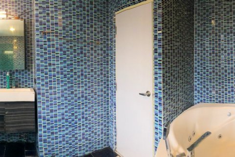 Condominio de 3 dormitorios en Bangkok, Tailandia № 65898 - foto 15