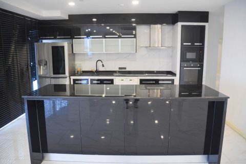 Condominio de 3 dormitorios en Bangkok, Tailandia № 65898 - foto 6