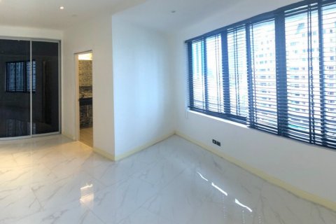 Condominio de 3 dormitorios en Bangkok, Tailandia № 65898 - foto 10
