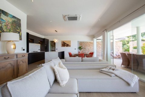 Chalet de 4 dormitorios en Surat Thani, Tailandia № 114165 - foto 6