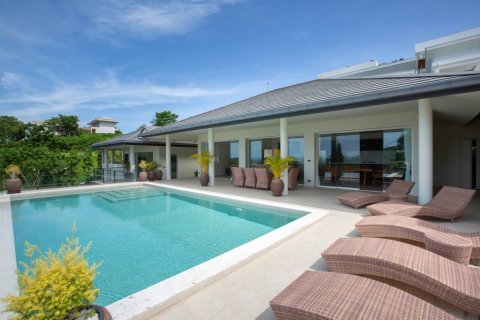 Villa in Surat Thani, Thailand 4 bedrooms № 114165