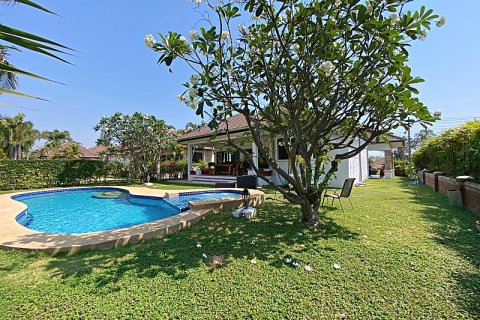 Chalet de 3 dormitorios en Hua Hin, Tailandia № 168284 - foto 25
