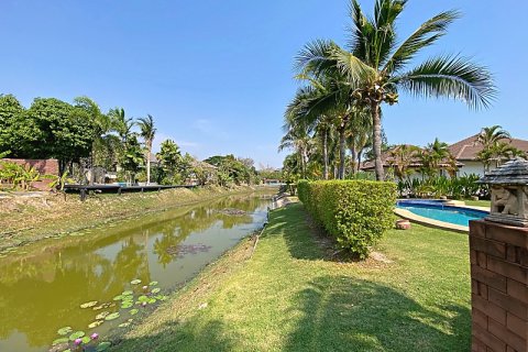 Chalet de 3 dormitorios en Hua Hin, Tailandia № 168284 - foto 27