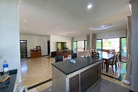 Chalet de 3 dormitorios en Hua Hin, Tailandia № 168284 - foto 21