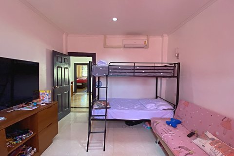 Chalet de 3 dormitorios en Hua Hin, Tailandia № 168284 - foto 14