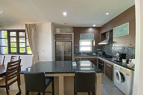 Chalet de 3 dormitorios en Hua Hin, Tailandia № 168284 - foto 22