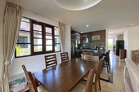 Chalet de 3 dormitorios en Hua Hin, Tailandia № 168284 - foto 18