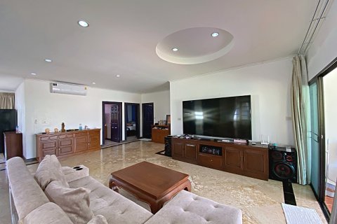 Chalet de 3 dormitorios en Hua Hin, Tailandia № 168284 - foto 17