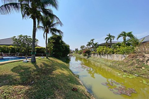 Chalet de 3 dormitorios en Hua Hin, Tailandia № 168284 - foto 26