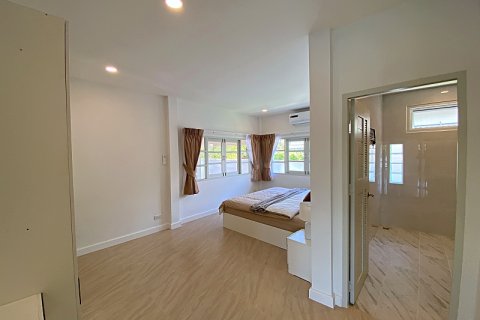 Chalet de 3 dormitorios en Hua Hin, Tailandia № 168282 - foto 19