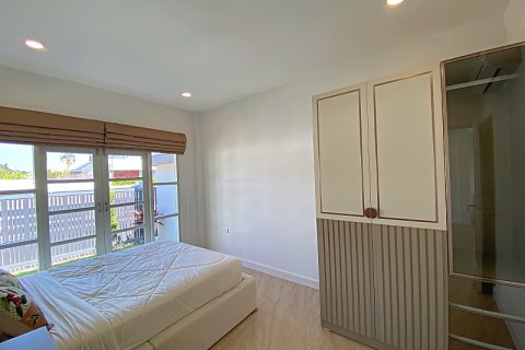 Chalet de 3 dormitorios en Hua Hin, Tailandia № 168282 - foto 23
