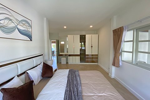 Chalet de 3 dormitorios en Hua Hin, Tailandia № 168282 - foto 16