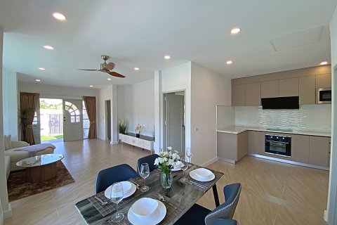 Chalet de 3 dormitorios en Hua Hin, Tailandia № 168282 - foto 7