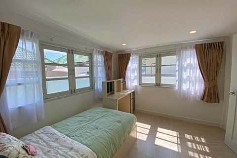 Chalet de 3 dormitorios en Hua Hin, Tailandia № 168282 - foto 27