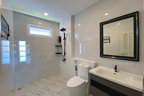 Chalet de 3 dormitorios en Hua Hin, Tailandia № 168282 - foto 25