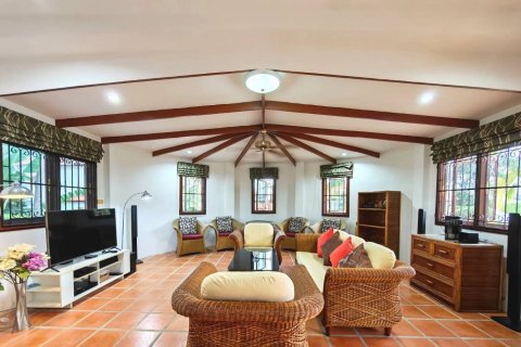Chalet de 3 dormitorios en Hua Hin, Tailandia № 168317 - foto 5