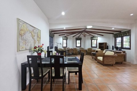 Chalet de 3 dormitorios en Hua Hin, Tailandia № 168317 - foto 6