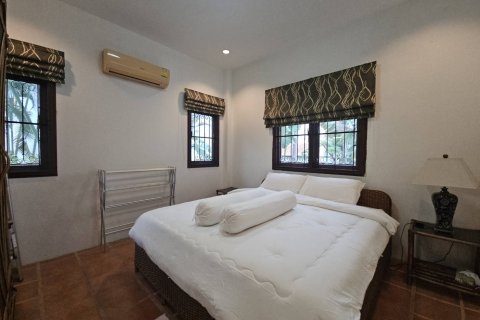 Chalet de 3 dormitorios en Hua Hin, Tailandia № 168317 - foto 12