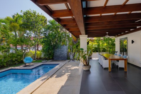 Chalet de 3 dormitorios en Hua Hin, Tailandia № 168318 - foto 4