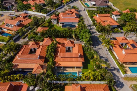 Chalet de 3 dormitorios en Hua Hin, Tailandia № 168318 - foto 30