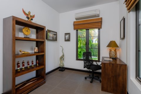 Chalet de 3 dormitorios en Hua Hin, Tailandia № 168318 - foto 16
