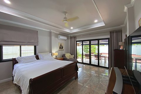 Chalet de 3 dormitorios en Hua Hin, Tailandia № 168316 - foto 20